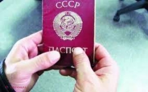 Pașapoartele sovietice NU mai sunt valabile. Câți moldoveni au ratat șansa să-și perfecteze gratuit acte noi de identitate