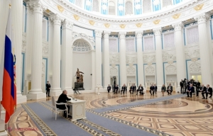 Sute de POLITICIENI și oficiali ruși, dar și BĂNCILE rusești, ȚINTELE sancțiunilor UE. „Trebuie să ne asigurăm că orice s-ar întâmpla, Rusia va simți DUREREA... ”