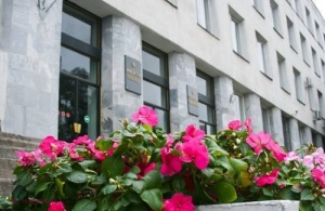 Caz suspect la PG. O persoană scoasă pe targă din clădirea instituției