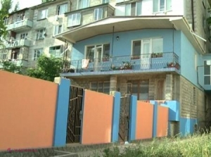 Gata cu anexele individuale la blocurile din capitală!