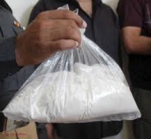 O grupare criminală comercializa heroină în capitală