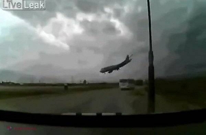 Un avion militar rusesc S-A PRĂBUȘIT în Siberia. 16 persoane sunt rănite