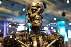 Rusia va trimite anul viitor doi roboți androizi în spațiu. Oficialii dau asigurări că nu au creat un „Terminator”