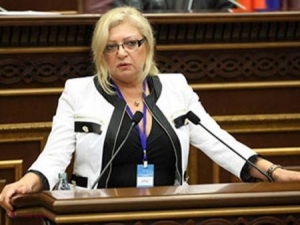 Societatea civilă cere demisia unui funcționar public