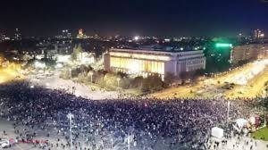 Protestatarii, aplaudaţi în Plenul Parlamentului 