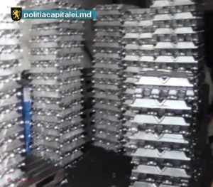 Chișinău // Tone de LINGOURI de aluminiu în valoare de SUTE de MII de lei, într-un depozit din capitală