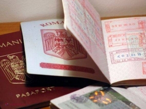 Moldovenii cu paşapoarte româneşti pot călători FĂRĂ VIZE în EAU! Află DETALII