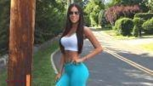 VIDEO // Modelul cu 11 milioane de fani pe Instagram, dată AFARĂ din avion, după scandalul cu o însoțitoare de zbor