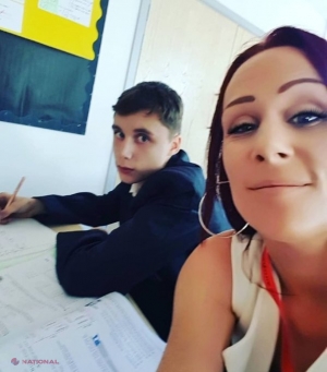 Surpriză JENANTĂ pentru un elev-problemă, care a deranjat ora de matematică. Credea că e şmecher, dar s-a trezit cu o nouă „colegă” de bancă. Adolescentul de 12 ani s-a cuminţit pe loc