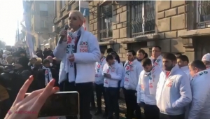 VIDEO // Simpatizanții Partidului Politic „ȘOR” protestează în fața clădirii CEC
