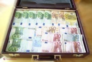 Comrat // Un chelner a întors unui bărbat geanta pe care a uitat-o în local și în care se aflau 35 de mii de euro