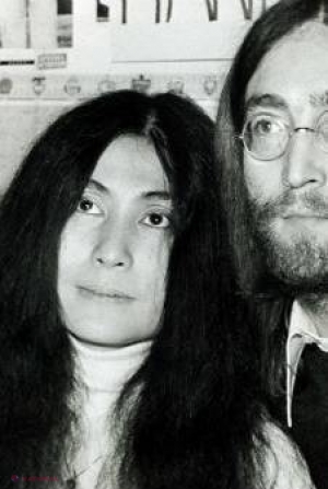 FOTO // Cum arata Yoko Ono, văduva lui John Lennon, la 83 de ani