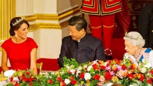 De ce orbitează Marea Britanie în jurul Chinei