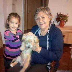 Familia premierului a adoptat un câine maidanez pe nume Fredy