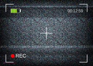 SPIONAJ CONJUGAL. Cameră video montată de soţ în BAIE pentru a-şi urmări SOŢIA, însă planul său a fost dejucat de .... cine nu trebuia