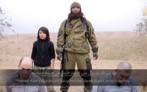VIDEO // Agenţi secreţi ruşi, EXECUTAŢI de Statul Islamic. Călăul, un copil de zece ani 