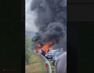 VIDEO // Un Mercedes a luat FOC pe traseul Chișinău-Hâncești. Pompierii au intervenit, dar automobilul s-a făcut scrum