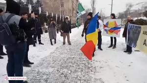 Protest cu CRUCI la Ambasada Federației Ruse din Chișinău: „Nu uităm și nu iertăm ororile războiului din Transnistria”