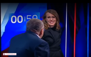 VIDEO // Moment ŞOCANT în direct la TV. Ce a primit un politician, în plină figură, după replica „Închide gura, PROASTO” 