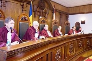 Decizia CC: Consilierii locali aleși în 2011 pot activa în școli, spitale sau întreprinderi municipale