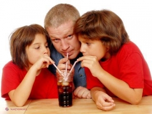 Studiu: o oră la televizor crește cu 50% riscul de a consuma băuturi carbogazoase