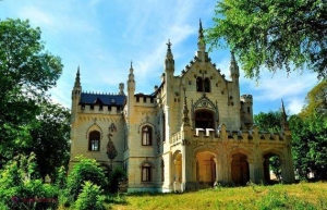 Turism // Castelul Sturdza, redeschis de Mitropolia Moldovei