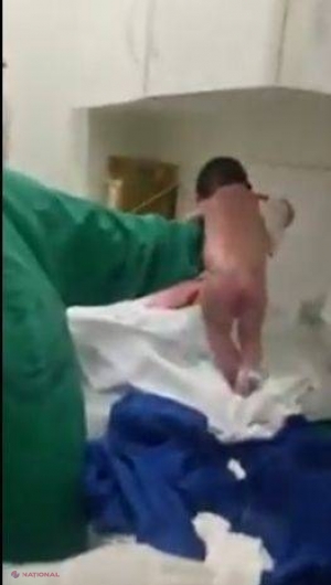 VIDEO // Cum a fost posibil aşa ceva? Acest nou-născut face primii paşi la doar câteva minute după ce a venit pe lume 