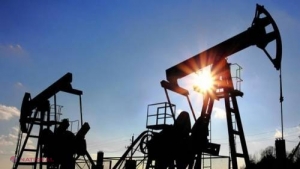 Preţul petrolului s-a PRĂBUȘIT. Barilul Brent a scăzut sub 40 de dolari