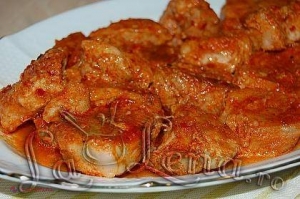REȚETĂ // Friptură de porc în sos de usturoi, la cuptor