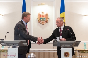 Ion Păduraru, DEZVĂLUIRI despre cum un fost comisar UE, cu studii la Moscova, i-a cerut RĂSTIT lui Timofti să repună în drepturi „televiziunea de tristă faimă” NIT. Acesta face o PARALELĂ cu suspendarea licenței celor ȘASE televiziuni