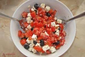 Mănânci brânză cu roșii? Cât de NOCIVĂ este această combinație?