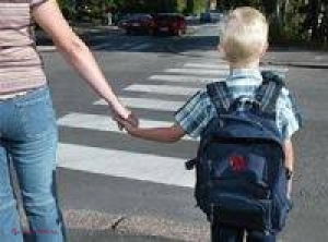 Timp de aproape două săptămâni, polițiștii vor sta zilnic câte patru ore lângă școli