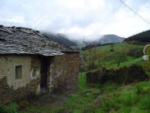 INCREDIBIL // Sate spaniole se vând la prețul unui apartament din Chișinău