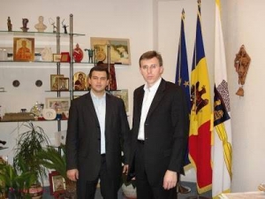 Un parlamentar de la București îi dă un SFAT lui Mihai Ghimpu