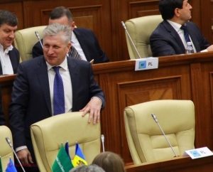 Fracțiunea PLDM a PIERDUT un deputat.Colegii de partid, luați prin SURPRINDERE