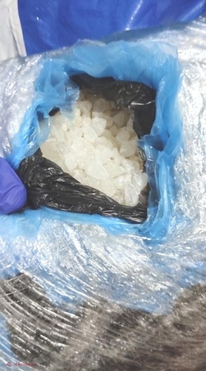 Un student ucrainean din Kiev, refugiat în R. Moldova din cauza războiului declanșat de Rusia, a fost prins DEZGROPÂND 10 kg de DROGURI aproape de granița moldo-ucraineană