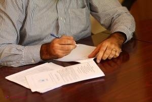 Comuniştii îşi pun semnătura pe Apelul lui Vlad Filat: „Condamnăm separatismul şi blocarea parcursului european al R. Moldova