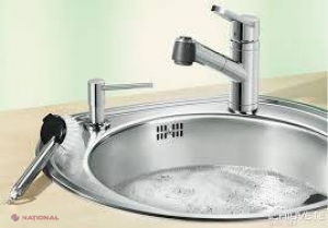 Cum să DESFUNZI chiuveta în câteva secunde, fără pompă sau soluţii chimice