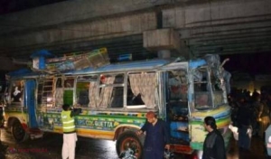 Un autobuz care transporta funcționari din Guvern a EXPLODAT