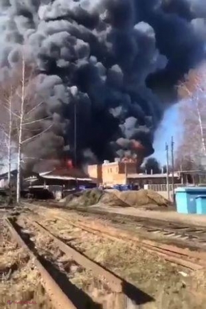 VIDEO // Incendiu uriaș la Combinatul chimic Dmitrievski, cel mai mare din Rusia