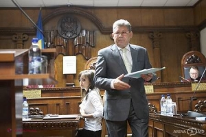 Liberalii, din nou la Curte. CONTESTĂ demisiile de ieri