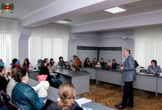 Programul continuă - 32 de familii din Orhei au primit îndemnizații unice din partea primarului Șor. Sumele variază între 7000 și 10 000 de lei