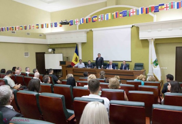 PARTENERIAT // Prima PROMOȚIE a programelor de master cu dublă DIPLOMĂ a USM și Universității din București și-a primit diplomele de absolvire: „Este un eveniment ISTORIC pentru cele două instituții de învățământ”