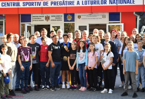 VIDEO // Campioana MONDIALĂ Anastasia Nichita, întâlnită cu FANFARA la intrarea în R. Moldova. Luptătoarea va primi 225 de mii de lei pentru cucerirea medaliei de AUR