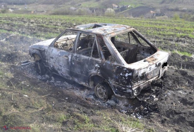 VIDEO // Au furat un automobil, s-au plimbat, după care l-au abandonat în flăcări pe un câmp din apropierea Chișinăului