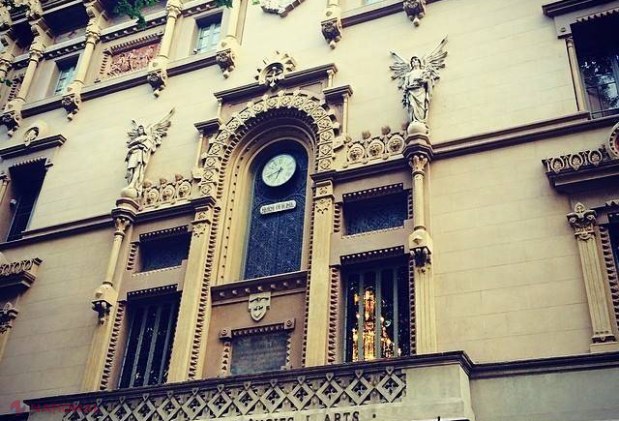 FOTO // Karizma și-a luat vacanță! Află motivul și vezi cum se distrează interpreta la Barcelona