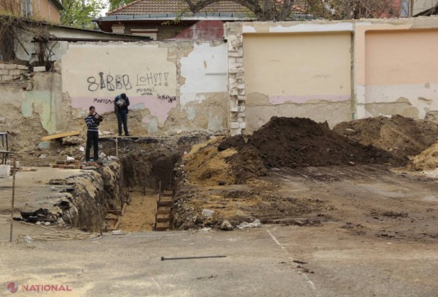 Instituție de învățământ din Chișinău, cu PROIECTIL de ARTILERIE în curte