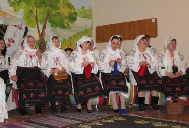 FOTO // Pirkka Tapiola s-a prins în HORĂ şi a făcut MĂRŢIŞOARE la Ustia: