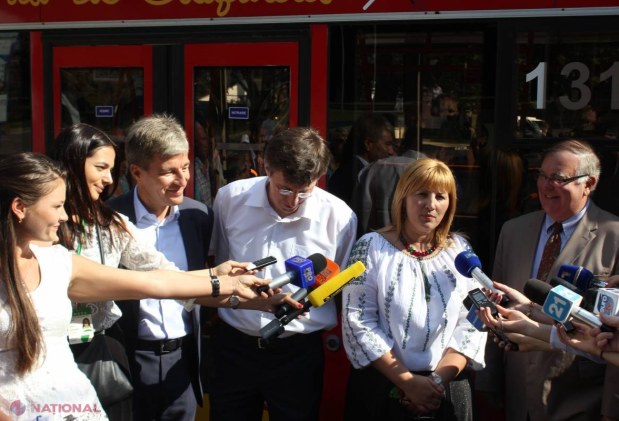 Troleibuzul turisitic a făcut astăzi primul tur al Chișinăului