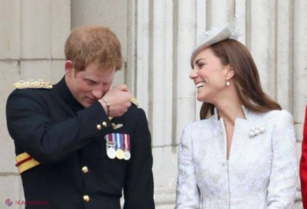 FOTO Regina Elisabeta a II-a şi-a sărbătorit aniversarea. Prințul Harry s-a ținut de glume, iar Ducesa de Cambridge a râs în hohote